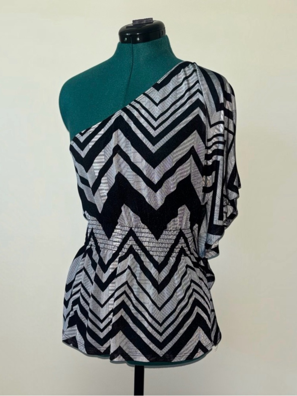 Janice Metallic Silver Chevron One Shoulder Y2K Top